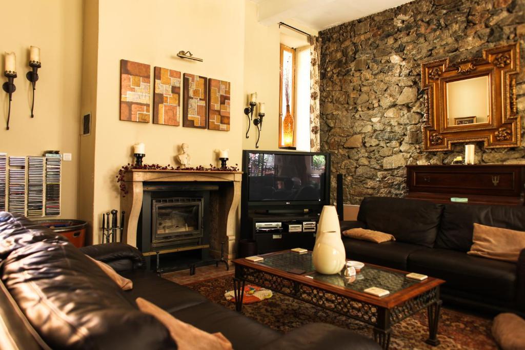 Aux Quatre Saisons Axat Bed & Breakfast ภายนอก รูปภาพ